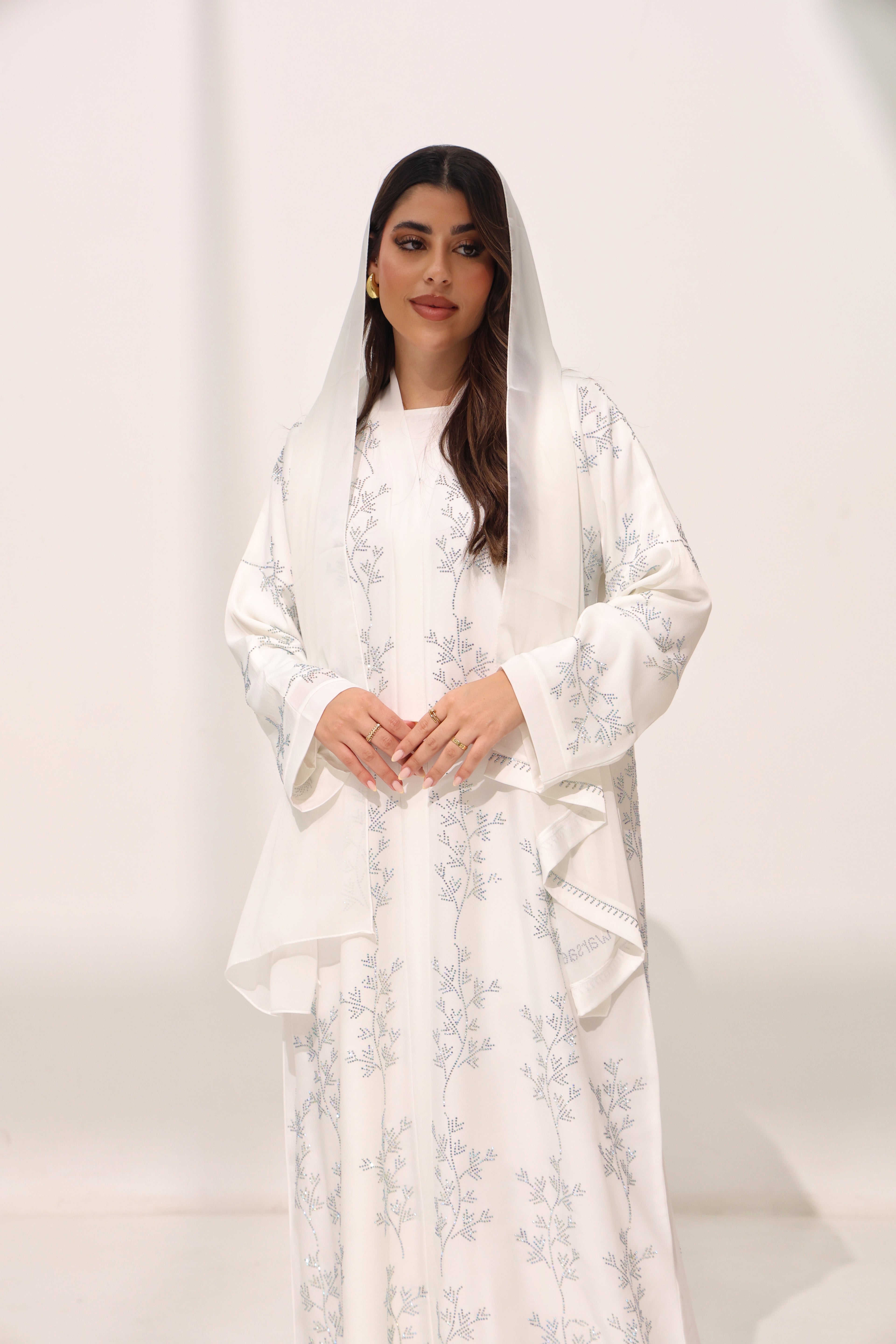 Mehreen White Abaya