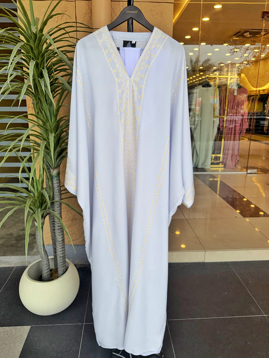 MEHER White Nila Farasha Abaya