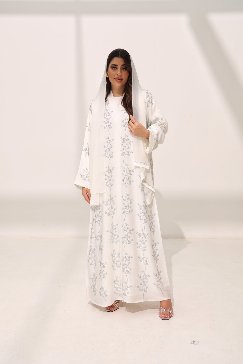 Mehreen White Abaya