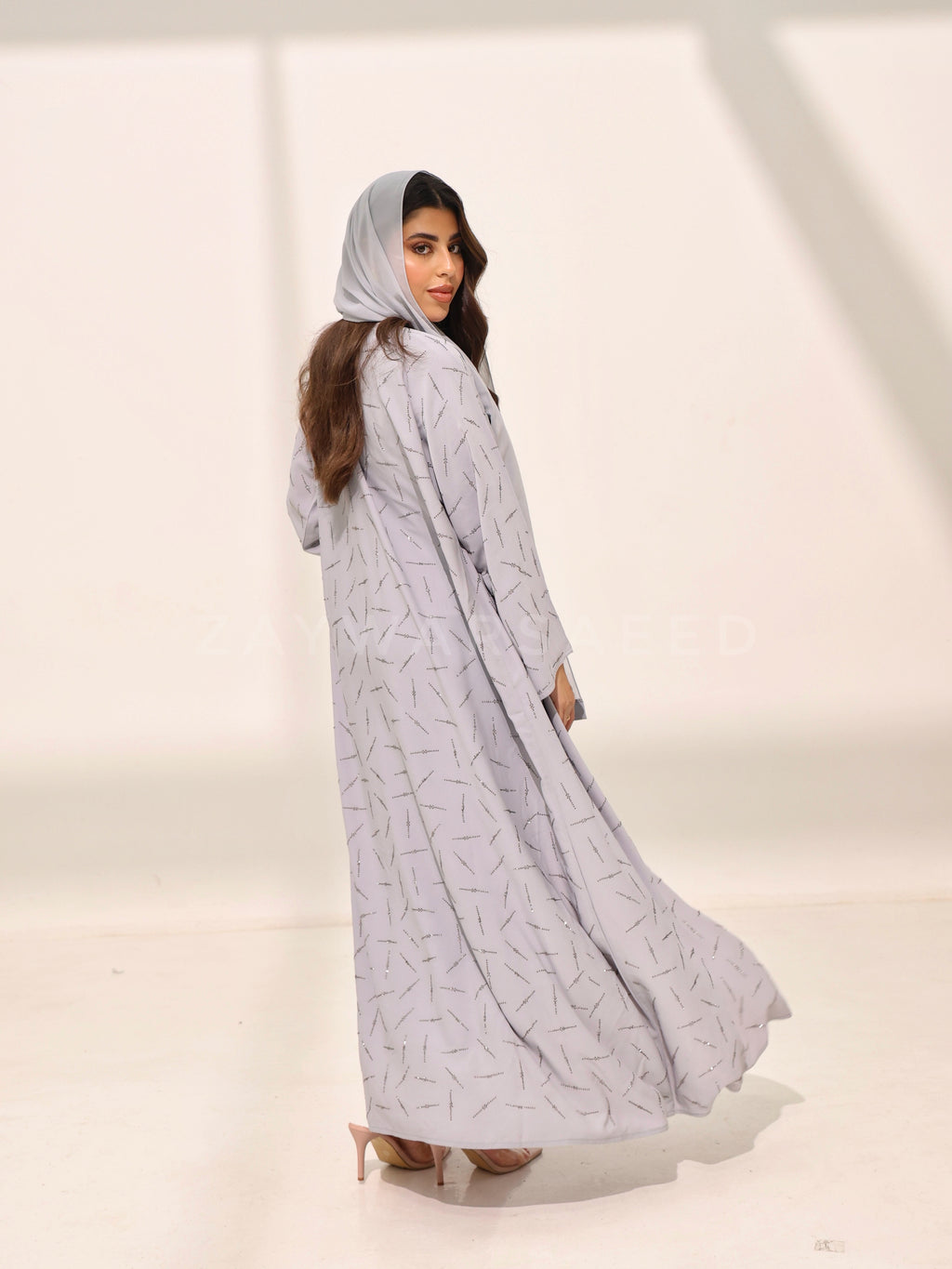 Mahara Cloud Grey Abaya