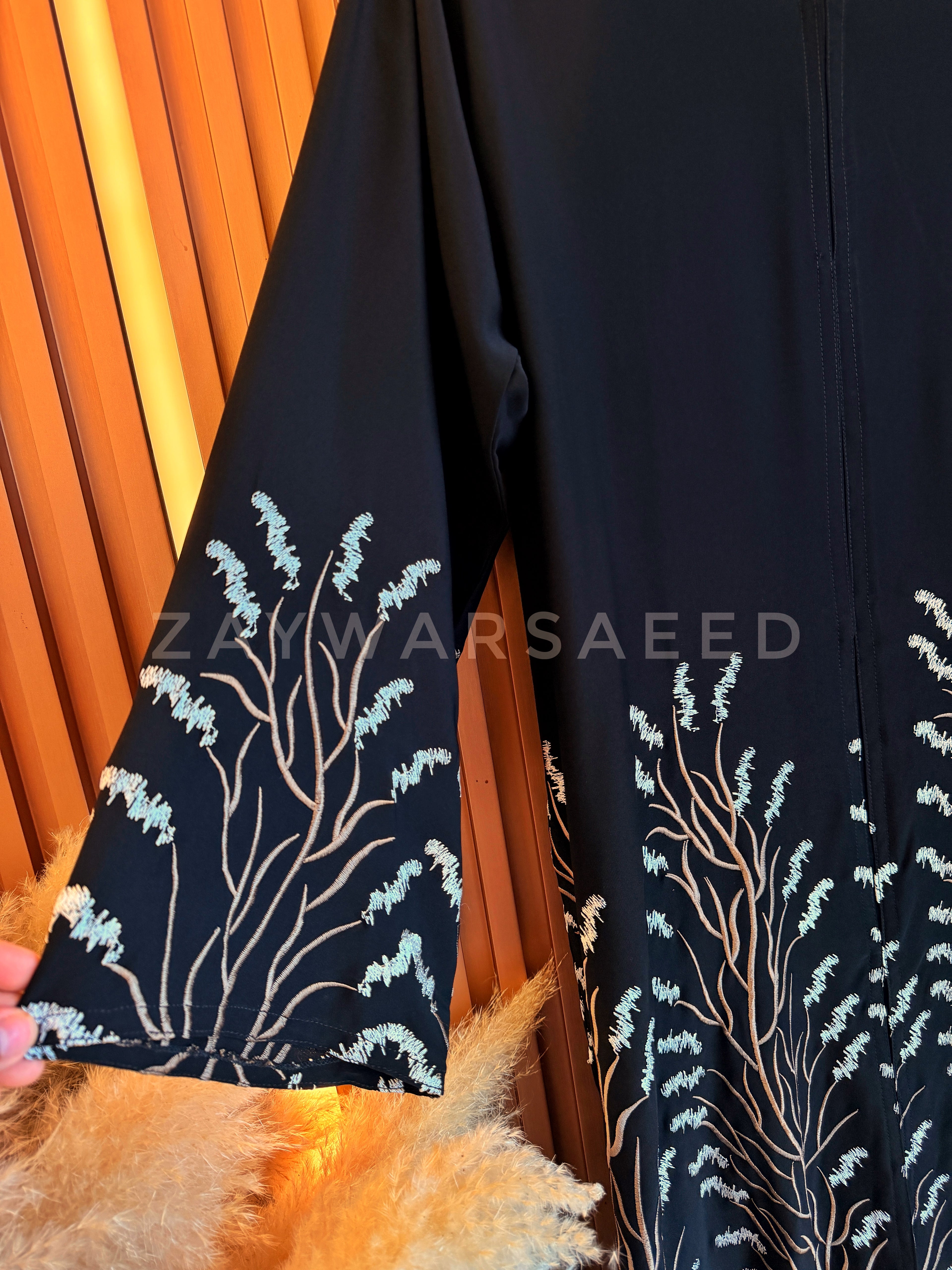 ELAN ABAYA