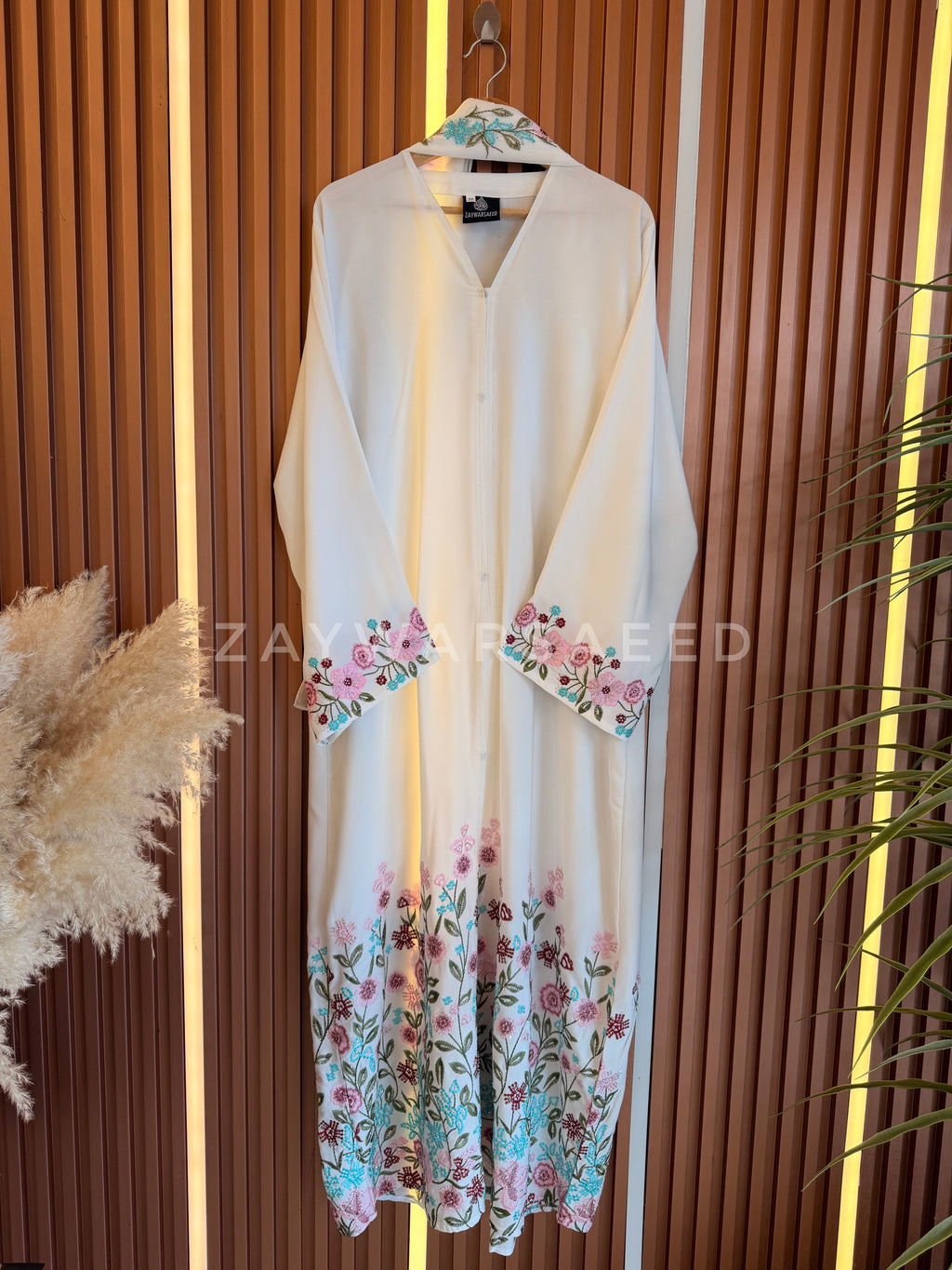 SELENA WHITE ABAYA ( with rhinestones)