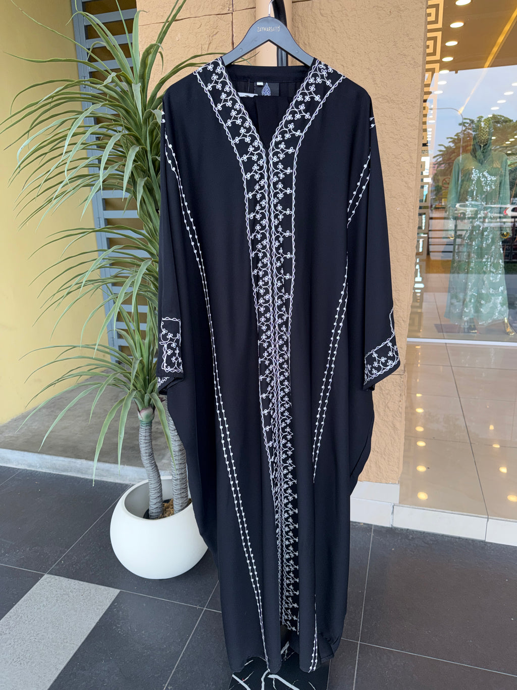 MEHER Obsidian Farasha Abaya