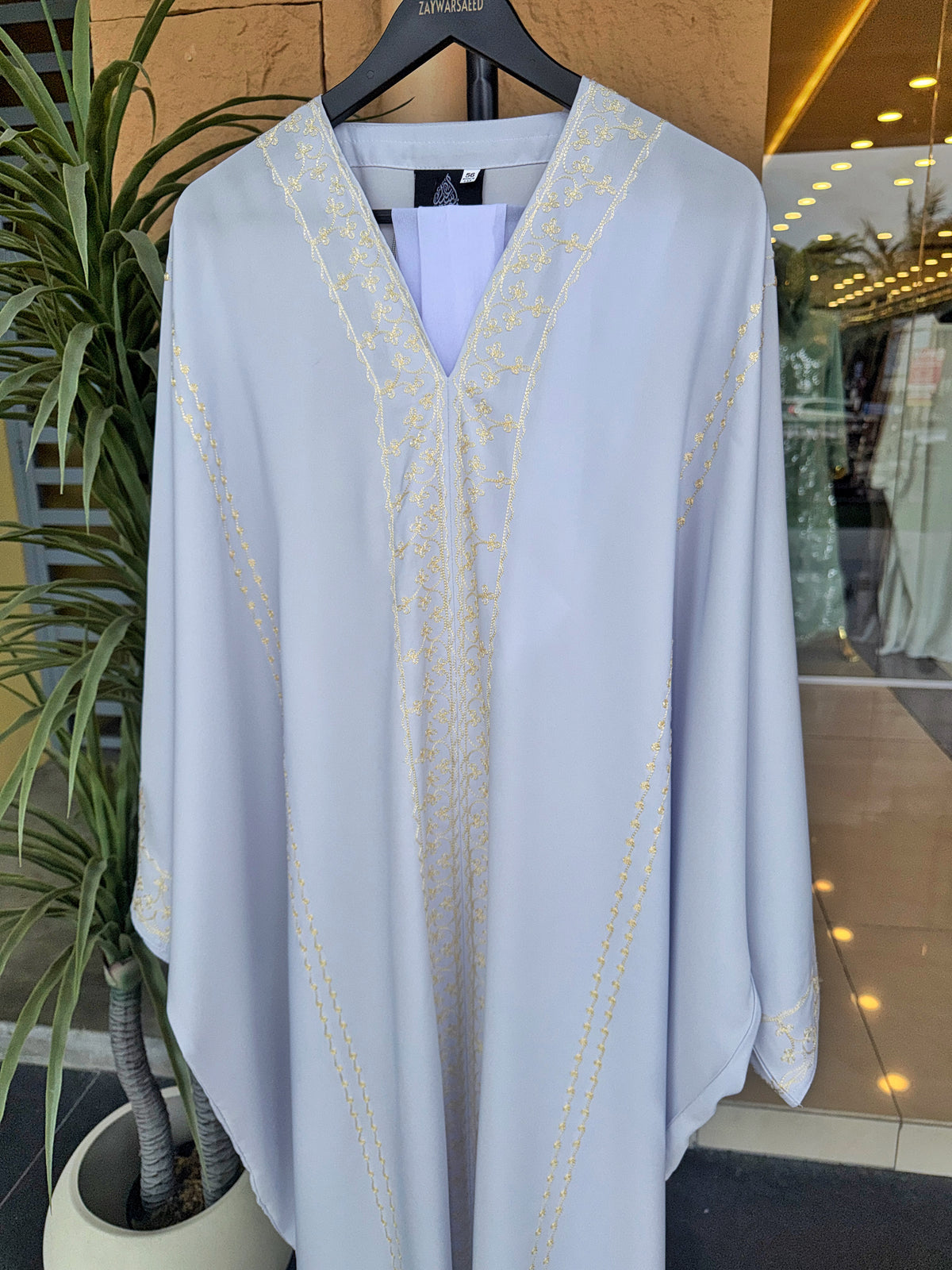 MEHER White Nila Farasha Abaya