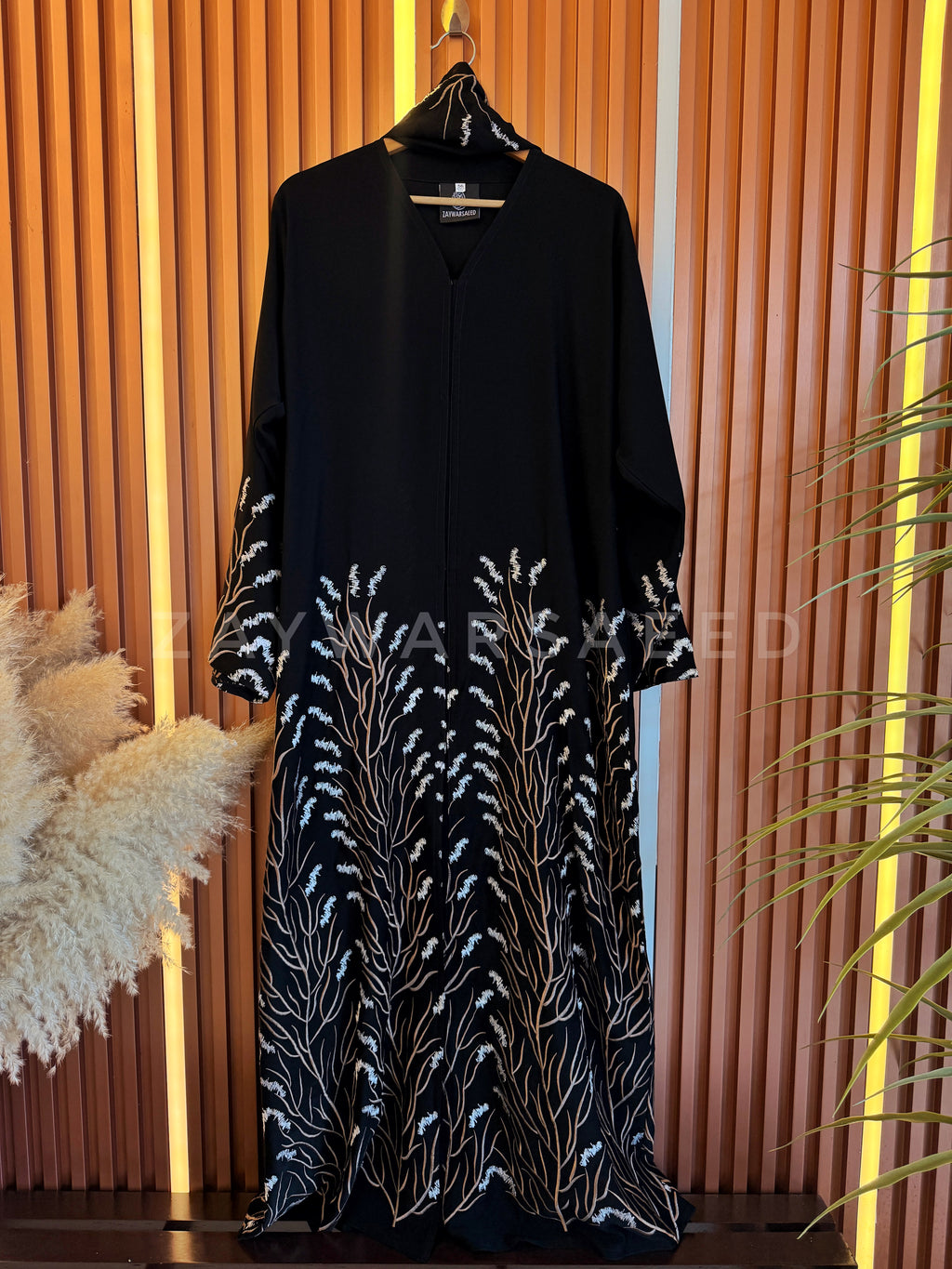 ELAN ABAYA