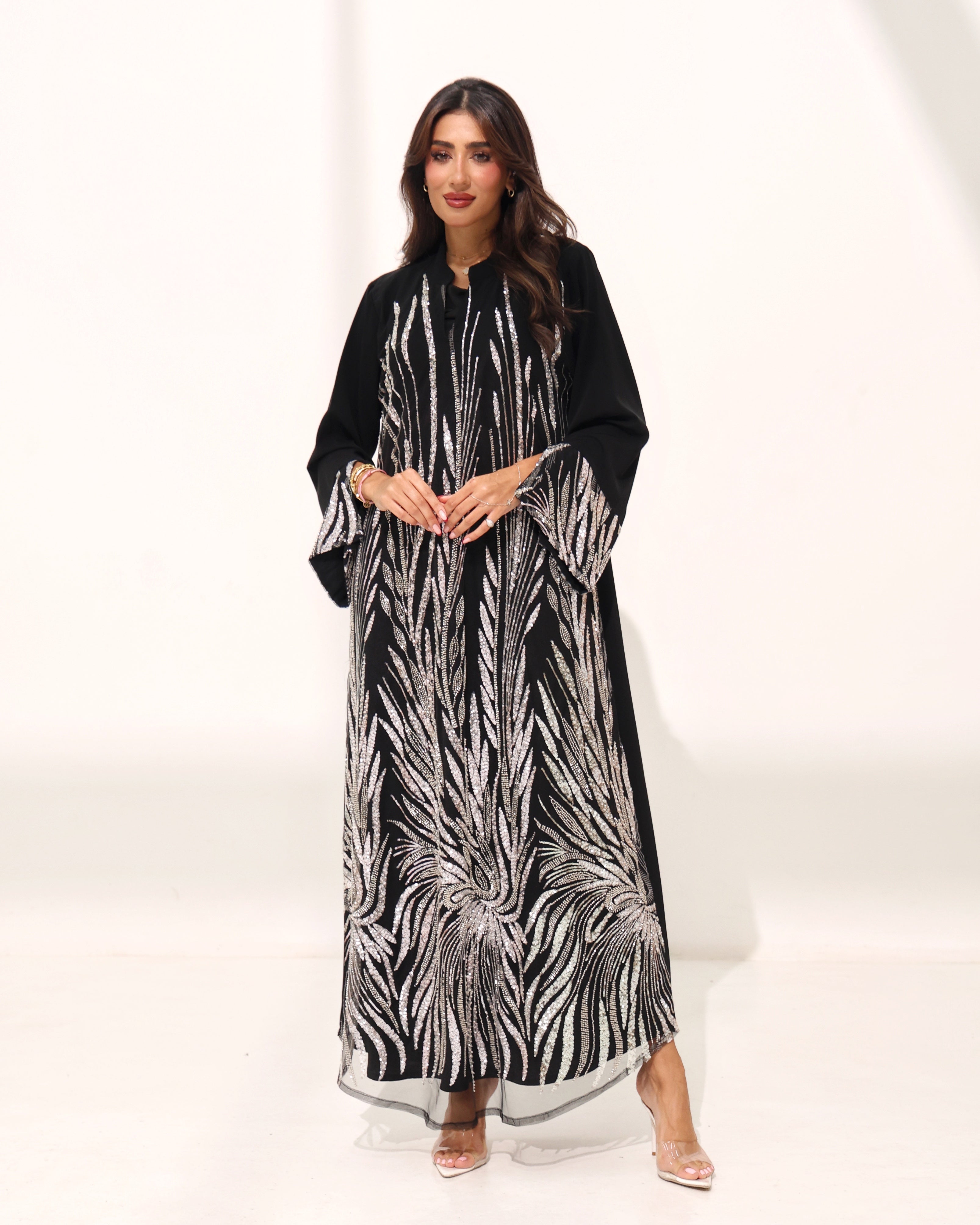 Zareen Luxe – Noir Feather Luxury Dress