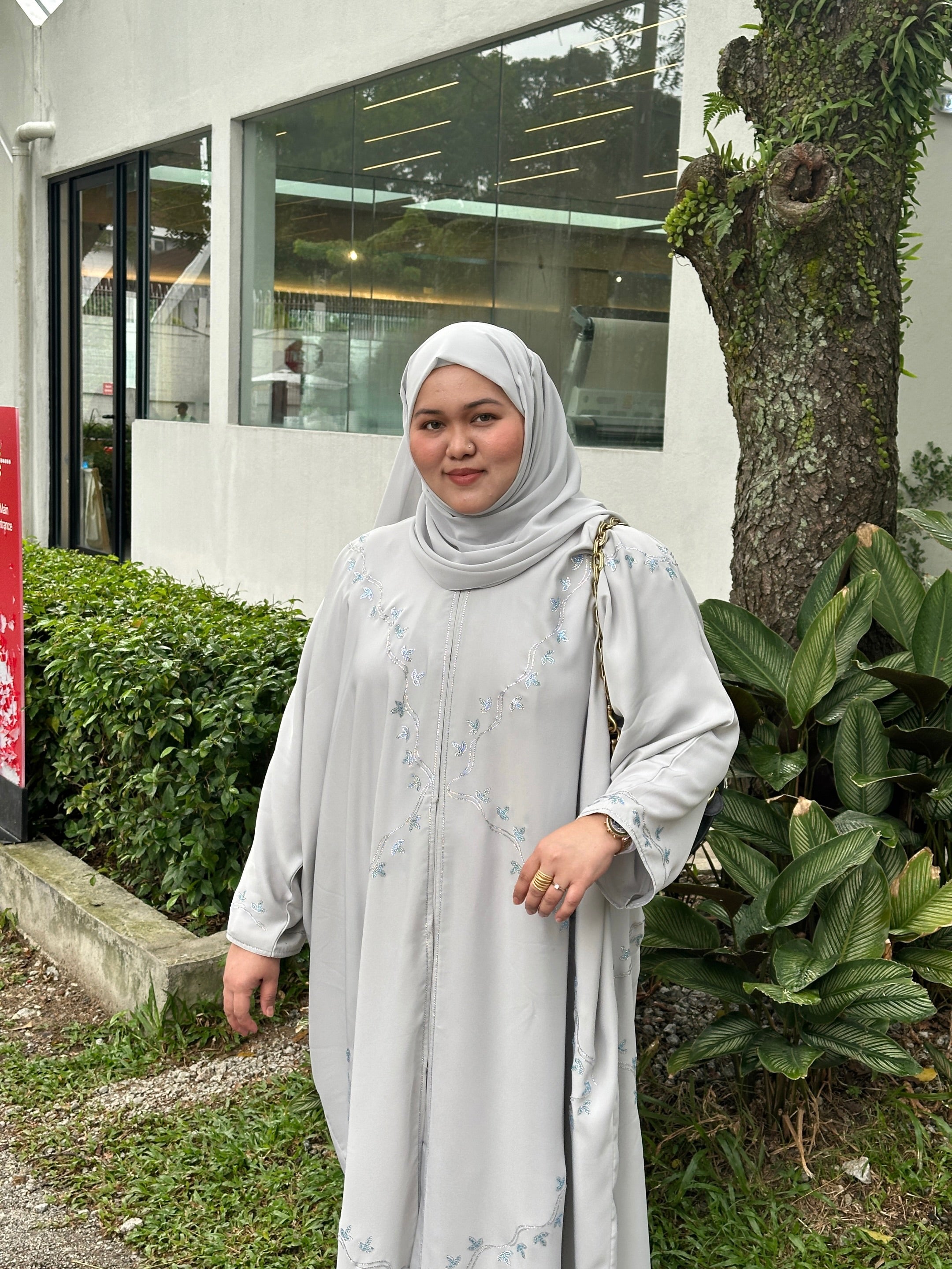 Asma Silver Blue Farasha Abaya